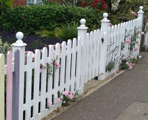 Small Garden Fence White Garden Design