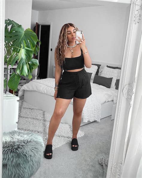 Vanessa D On Instagram Wearing Nyla Rei While Making Nyla Rei Vanessa All Black Short