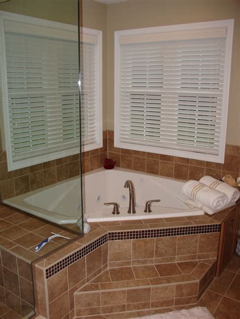 Which features should you look for? Corner Jetted Tub | Bathrooms remodel, Bathroom remodel ...