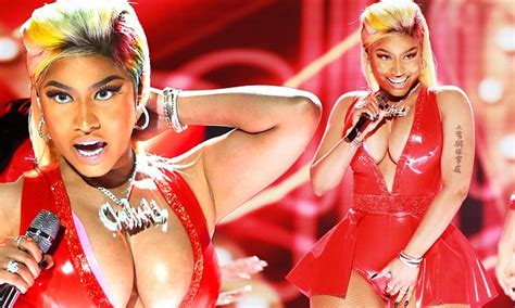 Nicki Minaj Dances And Twerks In Racy Red Dress During Bet Awards Daily Mail Online