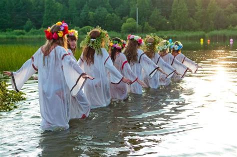 Иван купала ежегодно отмечается в ночь с 6 на 7 июля. Иван Купала праздник: какого числа в 2021 году