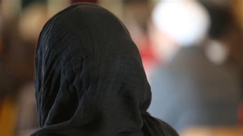 A Muslim Woman Claims Police Officers Forcibly Removed Her Hijab Teen