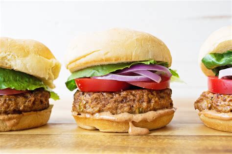 Chipotle Barbecue Turkey Burgers Recipe — The Mom 100
