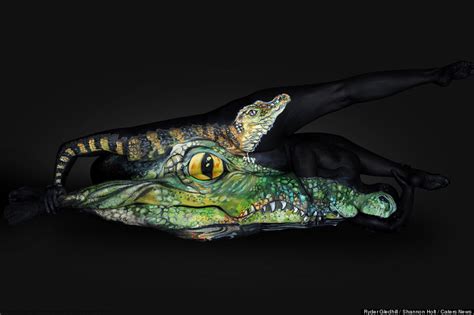 Parrot Eye Amazing Body Painter Transforms Humans Into Breathtaking