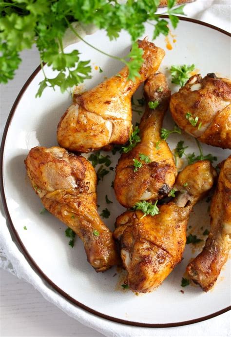 This baked chicken drumsticks recipe is one of those gems that you're going to want to keep in your back pocket. Baked Chicken Drumsticks - Basic Chicken Recipe