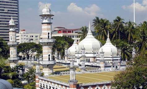 The kuala lumpur railway station ceased to serve intercity trains in 2001 when operations shifted to neighbouring kl sentral. | Jamek Mosque (Masjid Jamek)