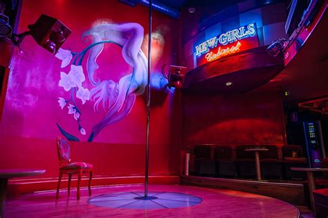 New Girls Cabaret Strip Club In The Center Of Madrid