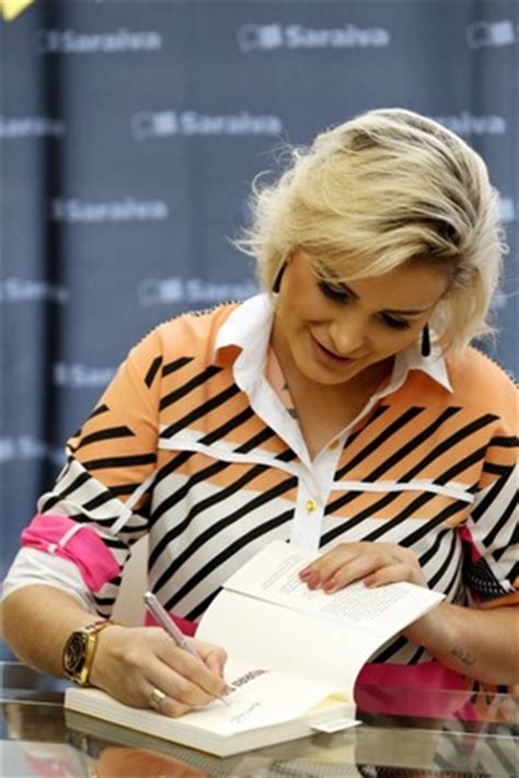 Andressa já contou em diversos testemunhos que chegou a dormir com mais de 2 mil homens em desejos da alma, seu novo livro, urach promete, segundo ela, 'abalar as estruturas dos cristãos'. EGO - Andressa Urach recebe fãs durante lançamento de ...