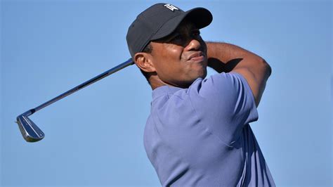 Tiger Woods score: First round of 2020 has him in ...