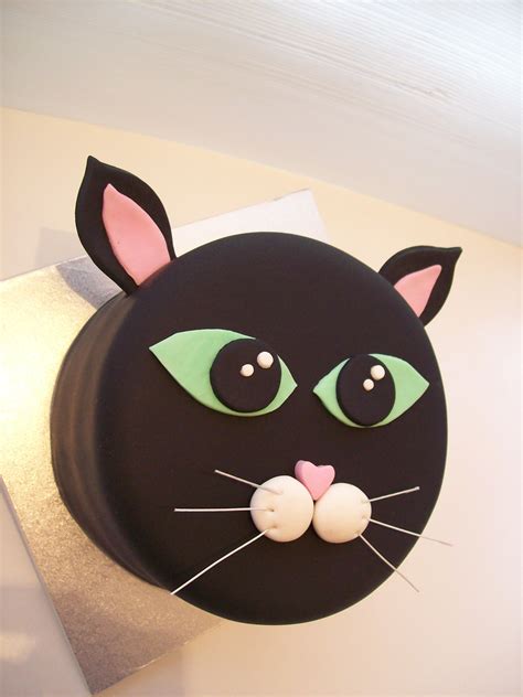 Cat Cake 175 • Temptation Cakes Temptation Cakes