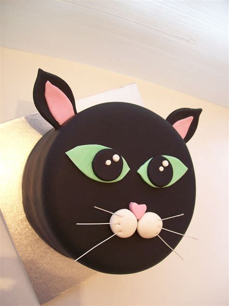 Cat cake $150 • temptation cakes