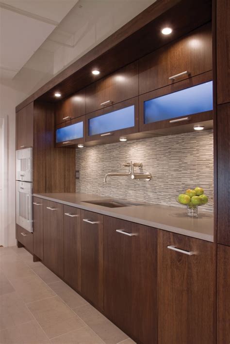 In fact, some modern efficiencies make modern features a great style for small kitchen spaces. Modern Kitchen Cabinets - Contemporary Style Kitchens