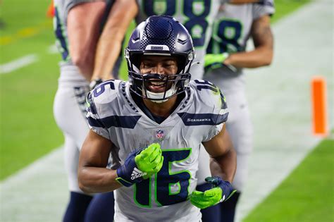 Tyler Lockett Gets Four Year 692 Million Contract Extension From