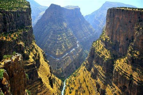 Mountainsof Rwandizin Kurdistan Amazing Nature Photos Places To