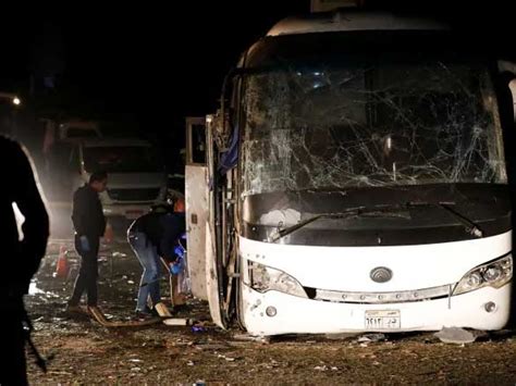 4 Killed As Blast Hits Tourist Bus In Egypt Mena Gulf News