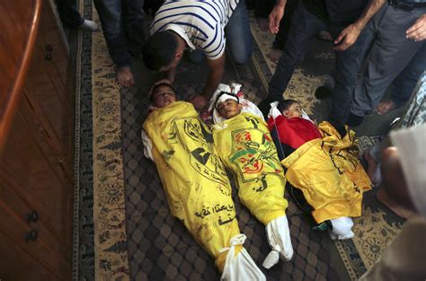Jerusalem Mourning The Dead In The Middle East Pictures Cbs News
