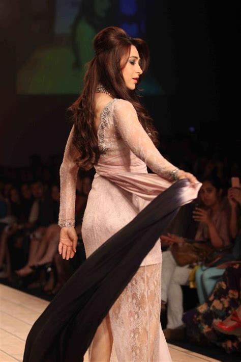 karishma kapoor in sexy outfit at lakme india fashion week