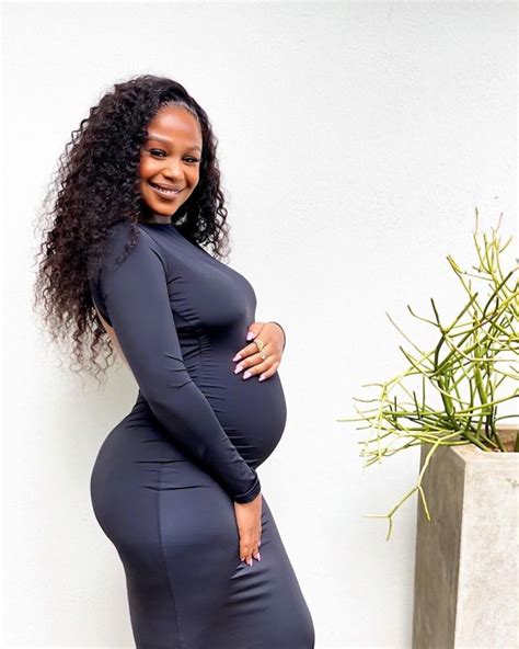 Instagram Influencer Vanessa Matsena Debuts Pregnancy Pictures