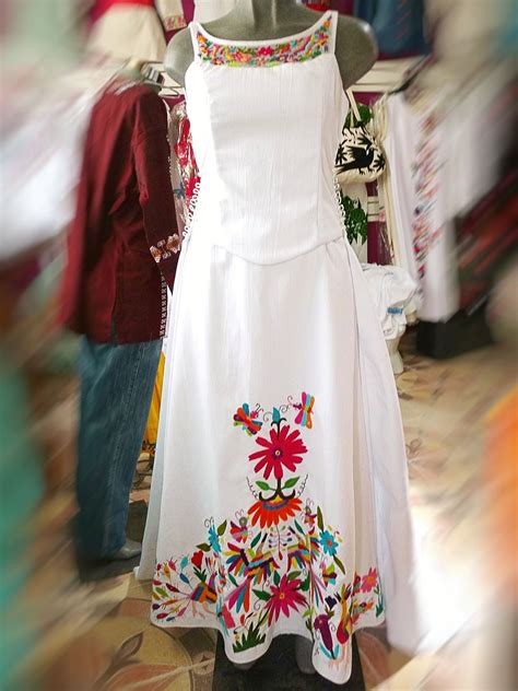 A Lovely Mexican Wedding Dress The Otomi Embroidery Is The Touch Of