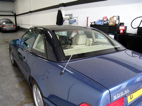 Video showing procedure to release and remove hardtop or soft top when hydraulics / electrics have failed using 10mm spanner. Panoramic Glass Roof - Installed on a 95 SL500 - Mercedes ...