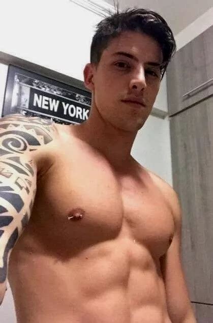 SHIRTLESS MALE BEEFCAKE Muscular Gym Handsome Jock Pierced Nipple PHOTO