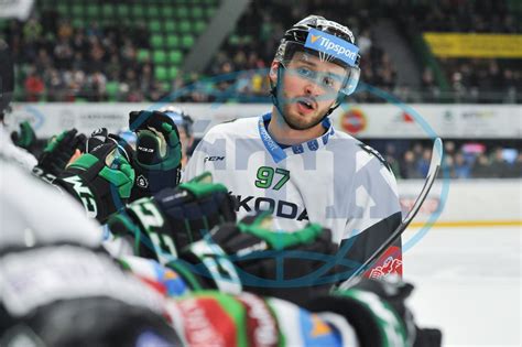 First nhl goal in 1 nhl game. Útočník Radim Zohorna podepsal v NHL smlouvu s ...