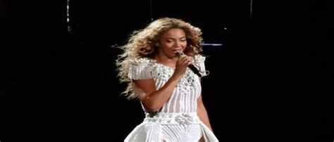 Beyonces First Album In 6 Years Is Already Topping The Charts On Day 1
