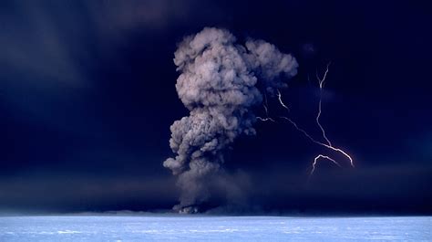 Volcano Lightning Grimsvotn Iceland Jon Gustafsson