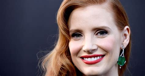 jessica chastain breaks all the redhead beauty rules and looks amazing huffpost life