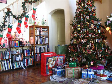 Real christmas trees provide not only the look, but the feel and smell most people look forward to each holiday season. Real Family Christmas Trees, and Tips to Make them Last ...