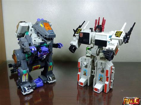 Transformers Platinum Edition G1 Trypticon Brave Fortress