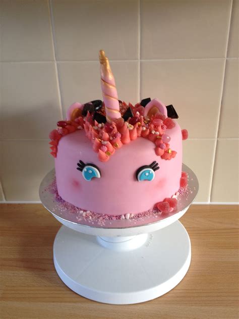 To create the horn, roll two pieces of fondant into long. Pink Unicorn cake | Cake, Cake creations, Desserts