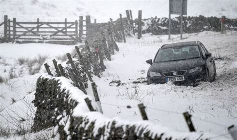 Uk Snow Brits Brace For Up To 30cm Of Snow As Met Office Expert Issues