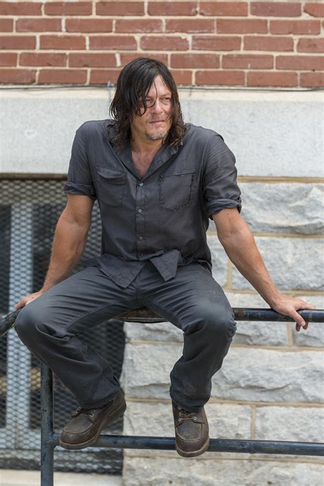 Search, discover and share your favorite the walking dead daryl gifs. 'The Walking Dead' Season 7 Spoilers: Rick, Daryl And The ...