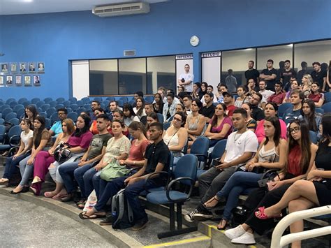 Padre Eduardo Lima Ministra Palestra Sobre A Miss O Univida Aos Alunos