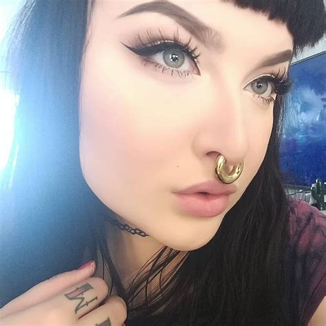 Women With Huge Septums Cool Piercings Septum Piercing Piercings