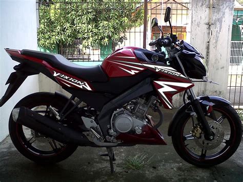 Modifikasi kendaraan memang sering dipilih sebagai salah satu cara untuk menghadirkan gaya penampilan. Modif Striping New Vixion Merah Lighting Style ...