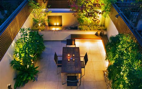 Ideas On How To Decorate Impressive Small Courtyard