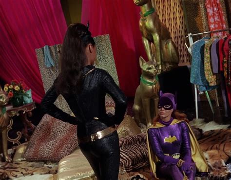 Catwoman And Batgirl Catwoman Batgirl Yvonne Craig Eartha Kitt Batman Tv Show Hd Wallpaper