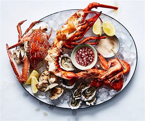 Cook for 10 minutes or until shrimp are pink and scallops are opaque. Christmas Seafood Platter Ideas / Our 43 Best Christmas ...