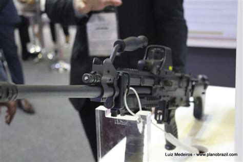 St Kinetics Unveils Ultimax 100 Mark 8 Light Machine Gun At Laad 2017
