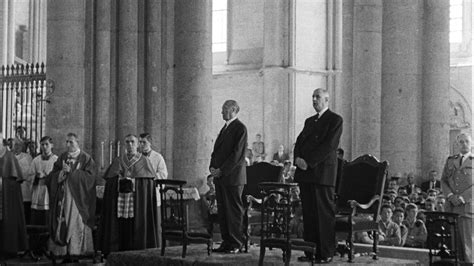 With michel winogradoff, anton wenisch, konrad adenauer, konrad adenauer. Elysée Treaty - a sign of friendship