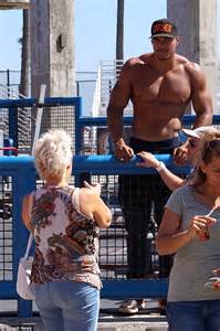 Denise Welch Takes Pictures Of Bodybuilders On Venice Beach In