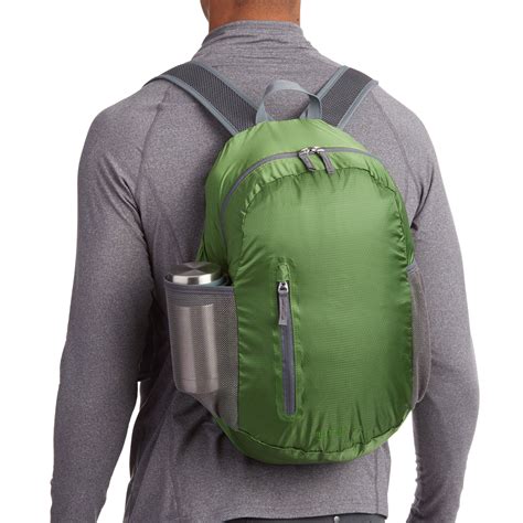 Amazonbasics Ultralight Packable Day Pack Green 25l