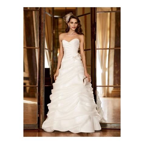 Funky Pure White Sweetheart Flower Ruched Satin Chapel Train Wedding