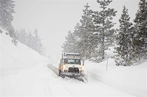 Californias Snowplow Drivers On I 80 Are Having A Crazy Year