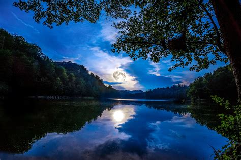 Full Moon Over The Lake Wallpapers Wallpaper Cave