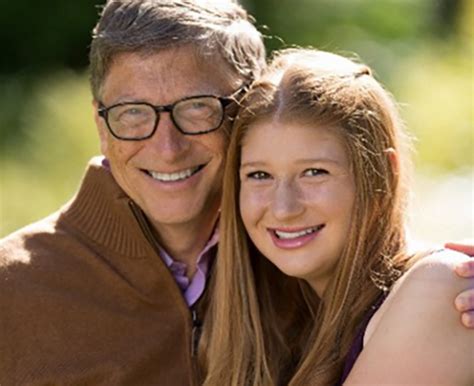 An american student phoebe adele gates is known to be the youngest daughter of american billionaire businessman and philanthropist, bill gates, and at the age of 13, she got her personal mobile phones but with limited access to it for a long time. La hija de bill gates con 13 parece que tiene 18 - Página ...