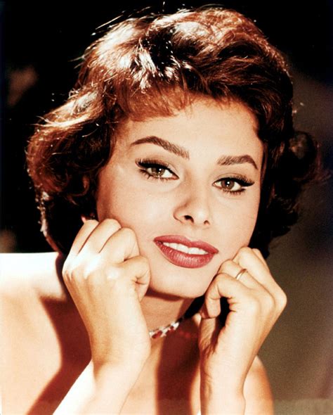 Biografía De Sophia Loren Estamos Rodando Sophia Loren Sofia Loren Belleza Italiana