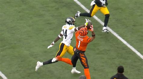 Bengals Jamarr Chase Makes Incredible Catch With